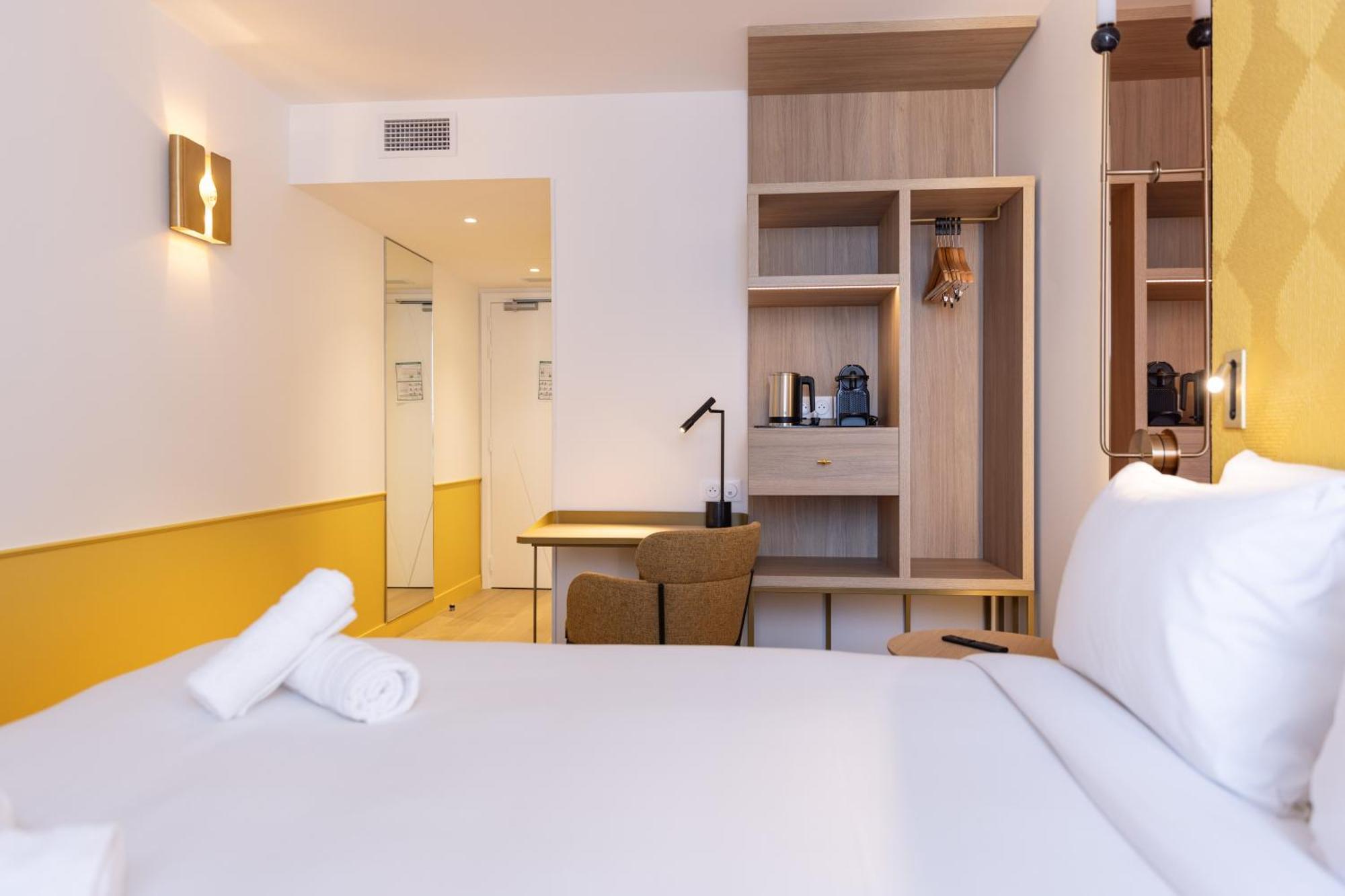 Hotel Kyriad Prestige Paris Asnieres Exterior photo